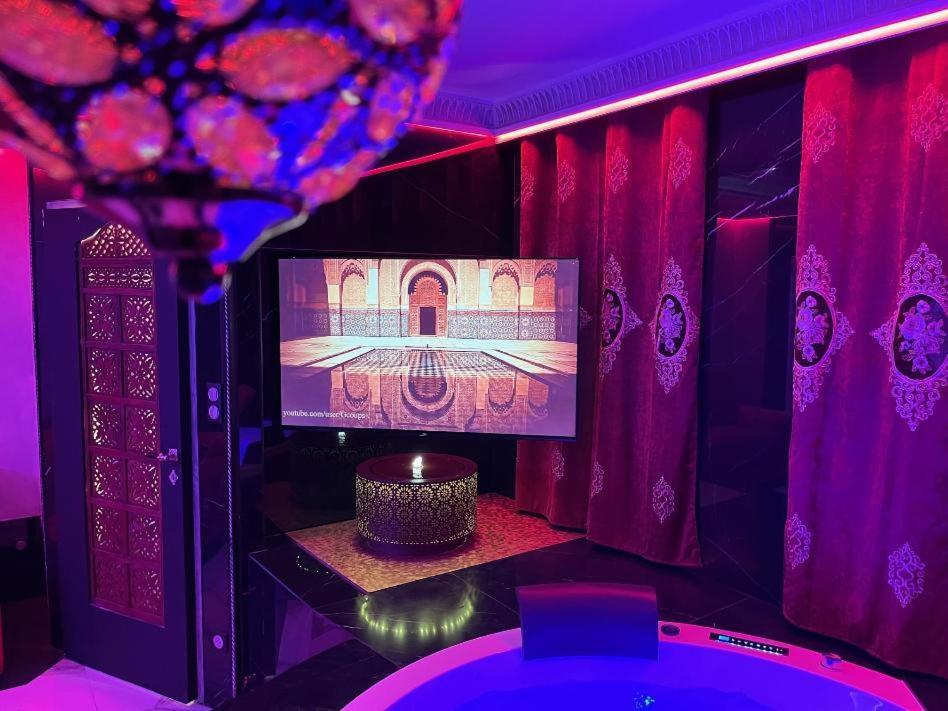 Sheherazade Lyon Bagian luar foto