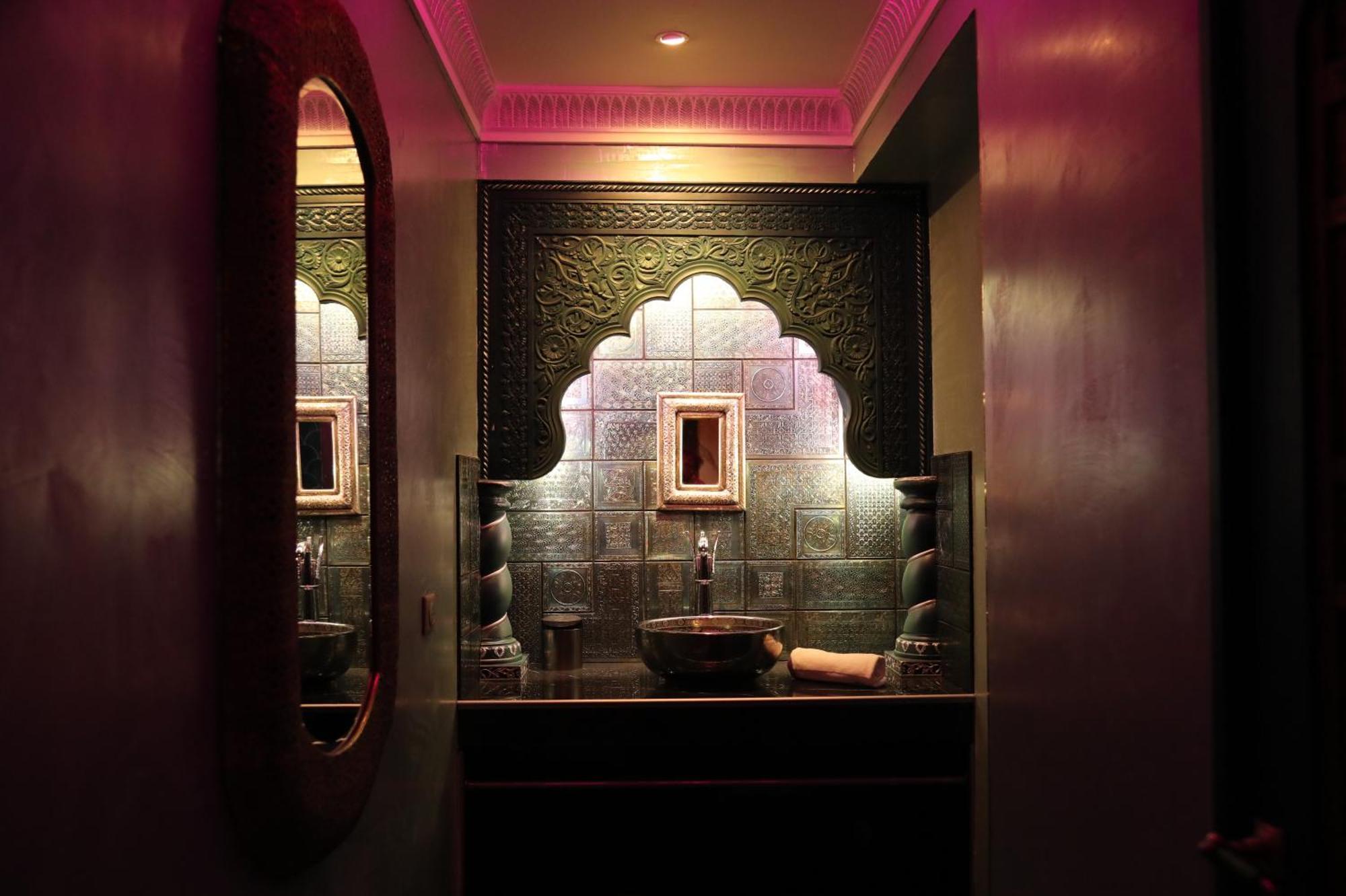 Sheherazade Lyon Bagian luar foto